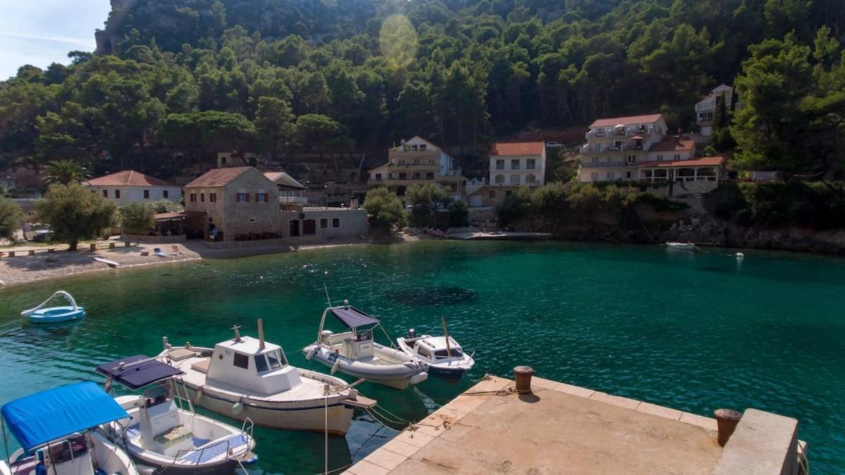 Villa Mateljan Zastražišće 외부 사진