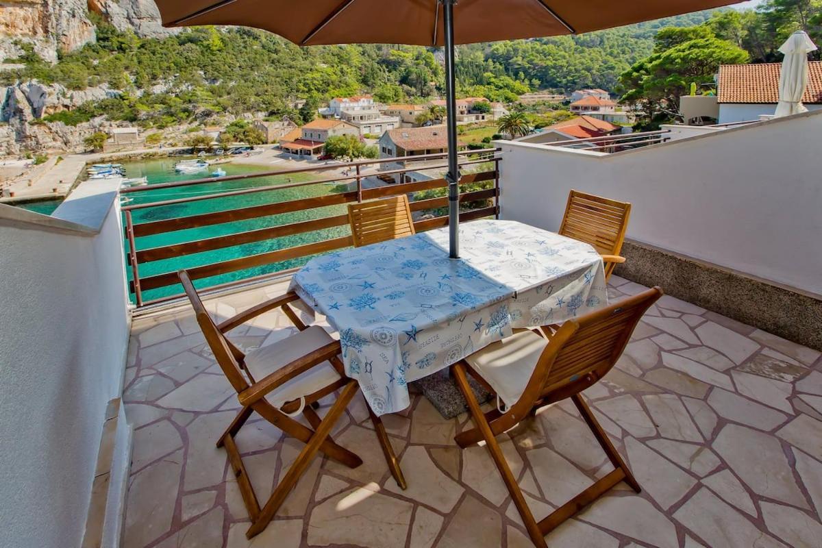 Villa Mateljan Zastražišće 외부 사진